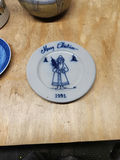 Pottery & China Lot - thumbnail 2 of 40