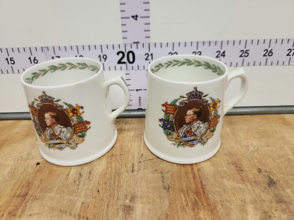 Royal Doulton 1937 Coronation Mugs - image 9 of 14