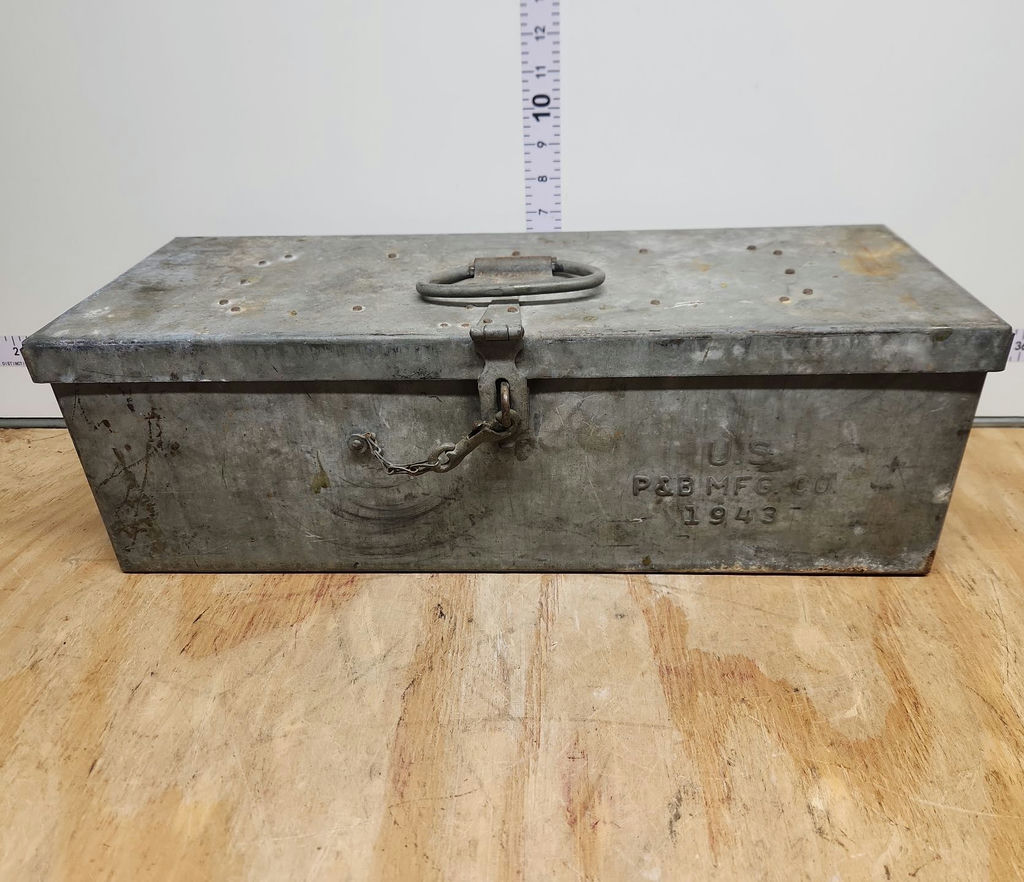 WW2 1943 US P&B Mfg Toolbox - image 1 of 10