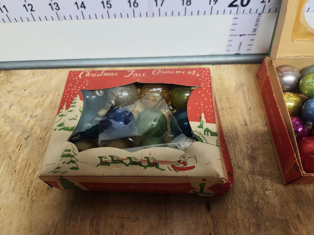 More Vintage Japanese Glass Christmas Ornaments - image 5 of 14