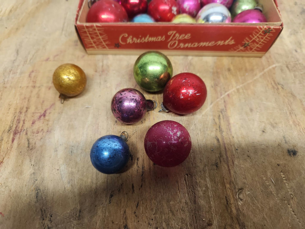 More Vintage Japanese Glass Christmas Ornaments - image 9 of 14