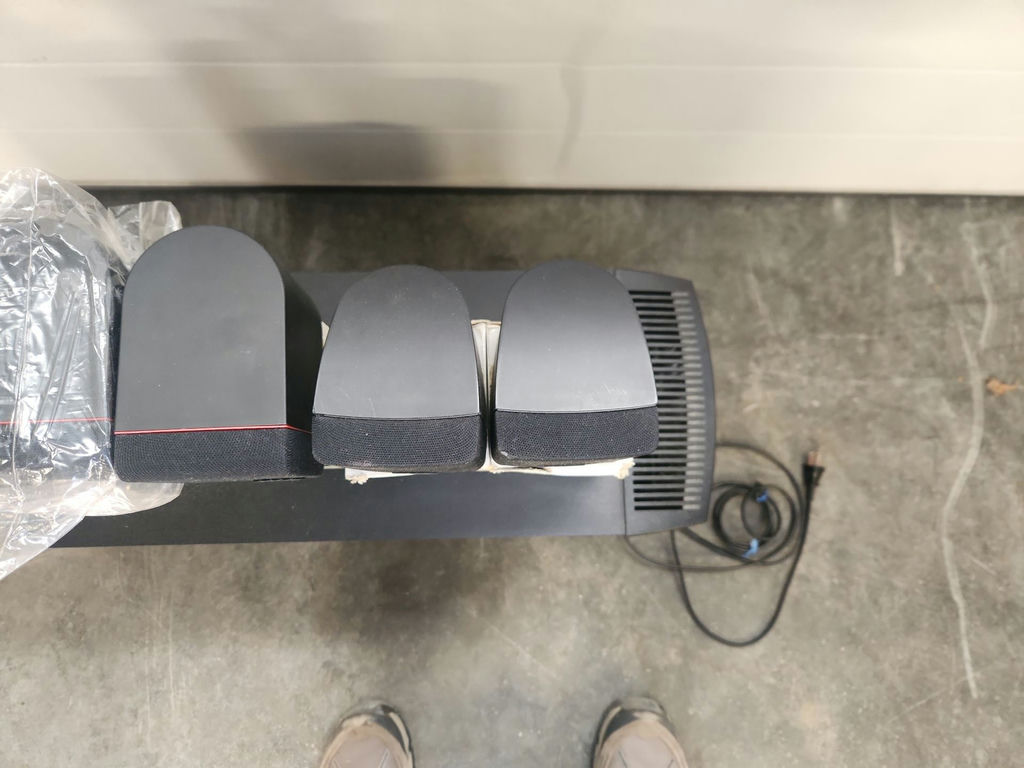 Bose Acoustimass Subwoofer & 7 Bose Acoustimass Cube Speakers - image 7 of 20