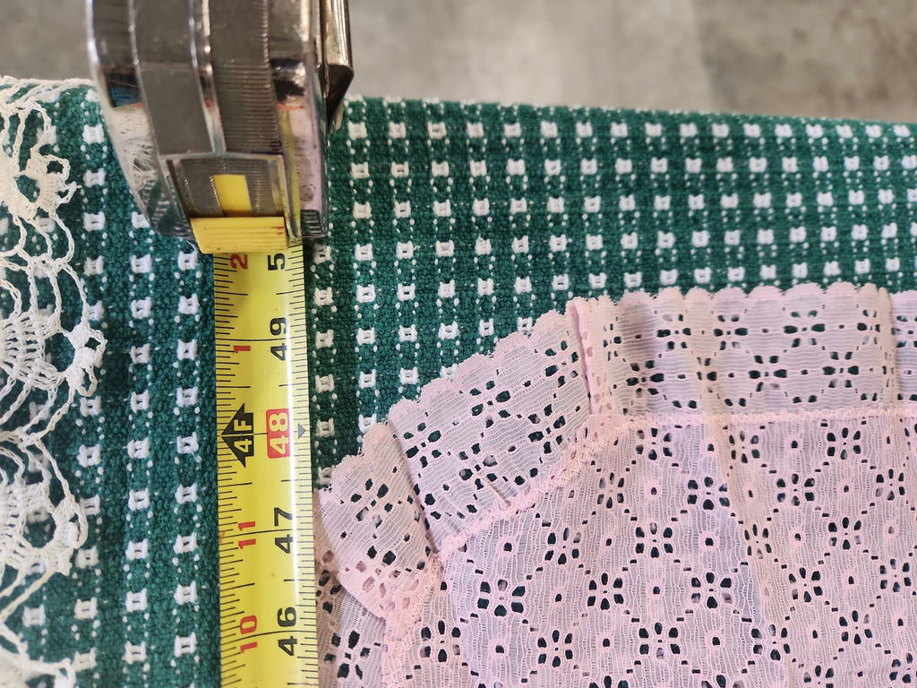 Linens & Doilies Lot - image 5 of 41