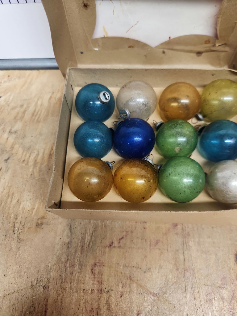 More Vintage Japanese Glass Christmas Ornaments - image 3 of 14