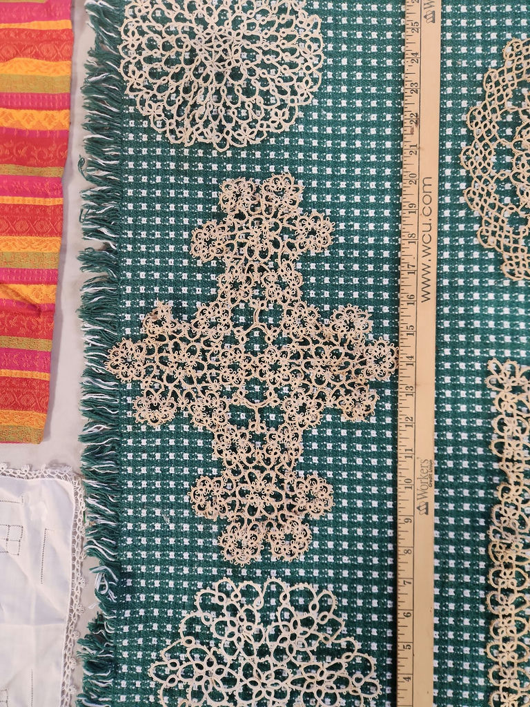 Linens & Doilies Lot - image 16 of 41