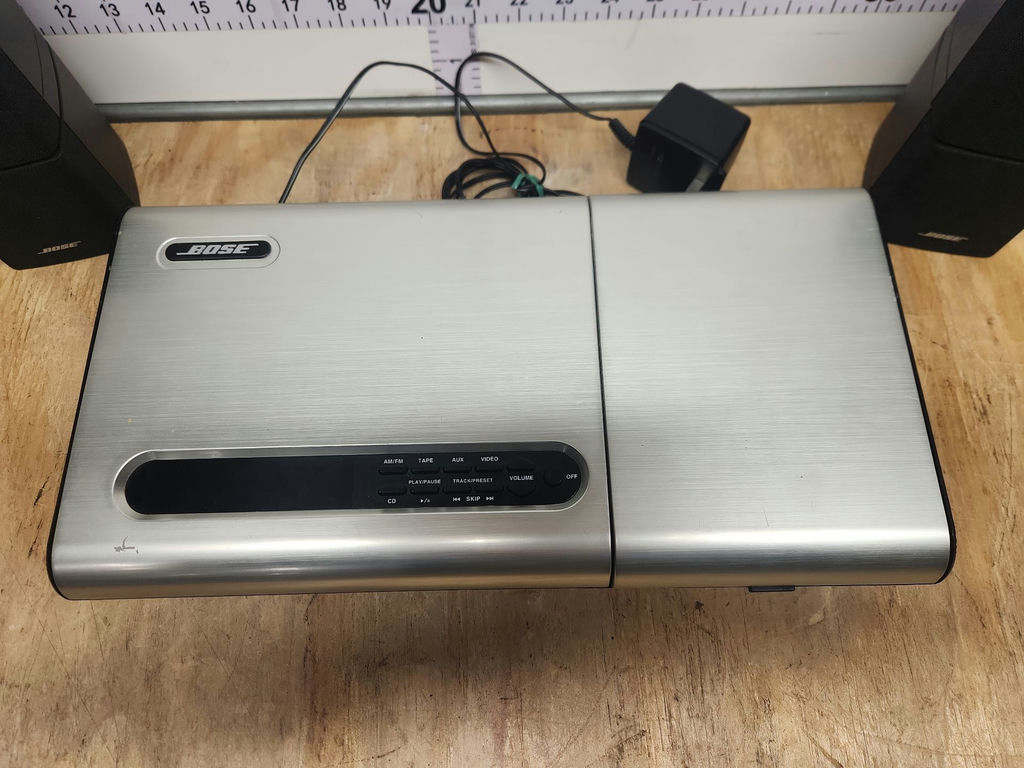 Bose Lifestyle Model 5 Music Center & 4 Bose Acoustimass Speakers - image 2 of 19