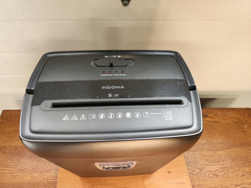 Insignia Paper Shredder - image 2 of 8