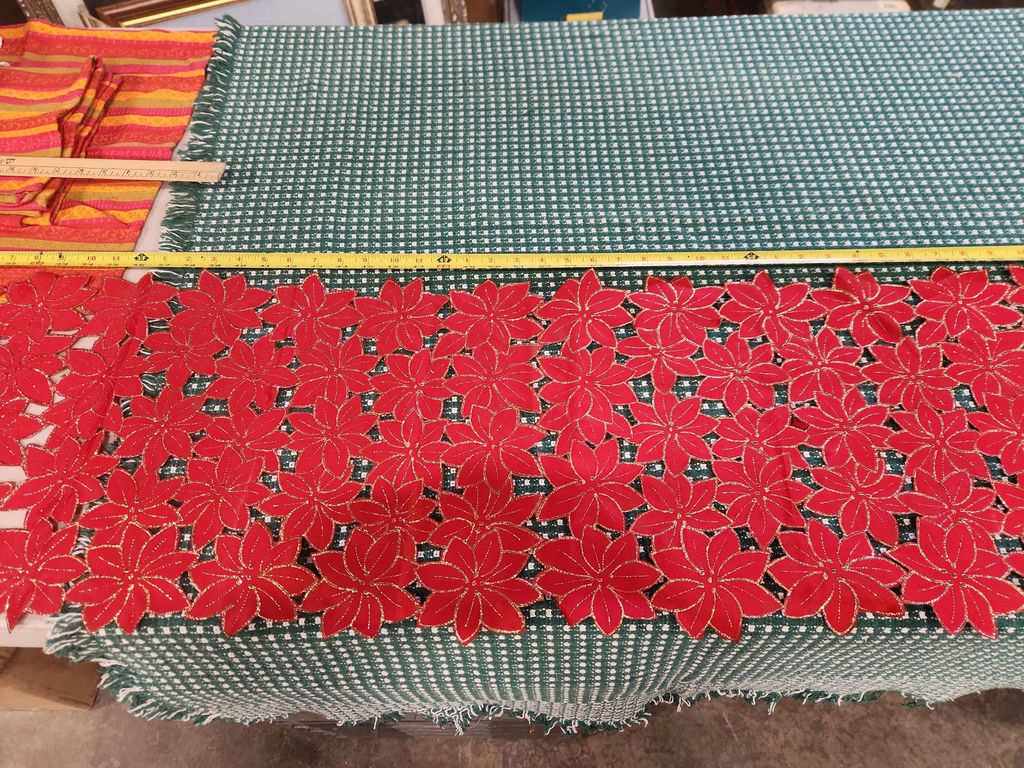 Linens & Doilies Lot - image 21 of 41