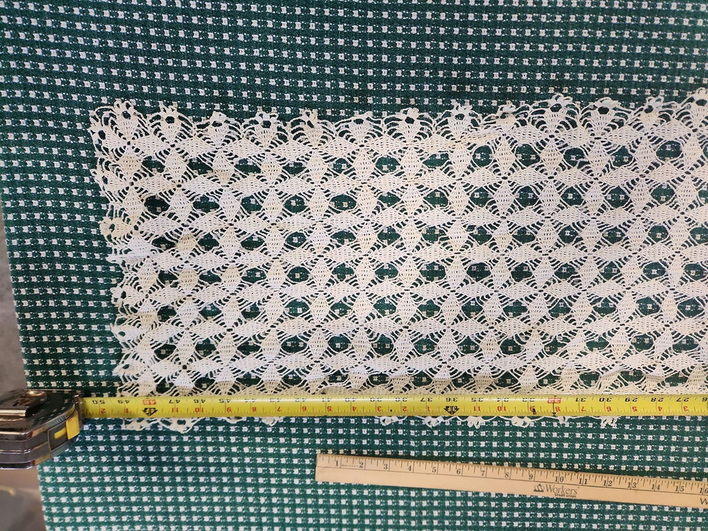 Linens & Doilies Lot - image 10 of 41