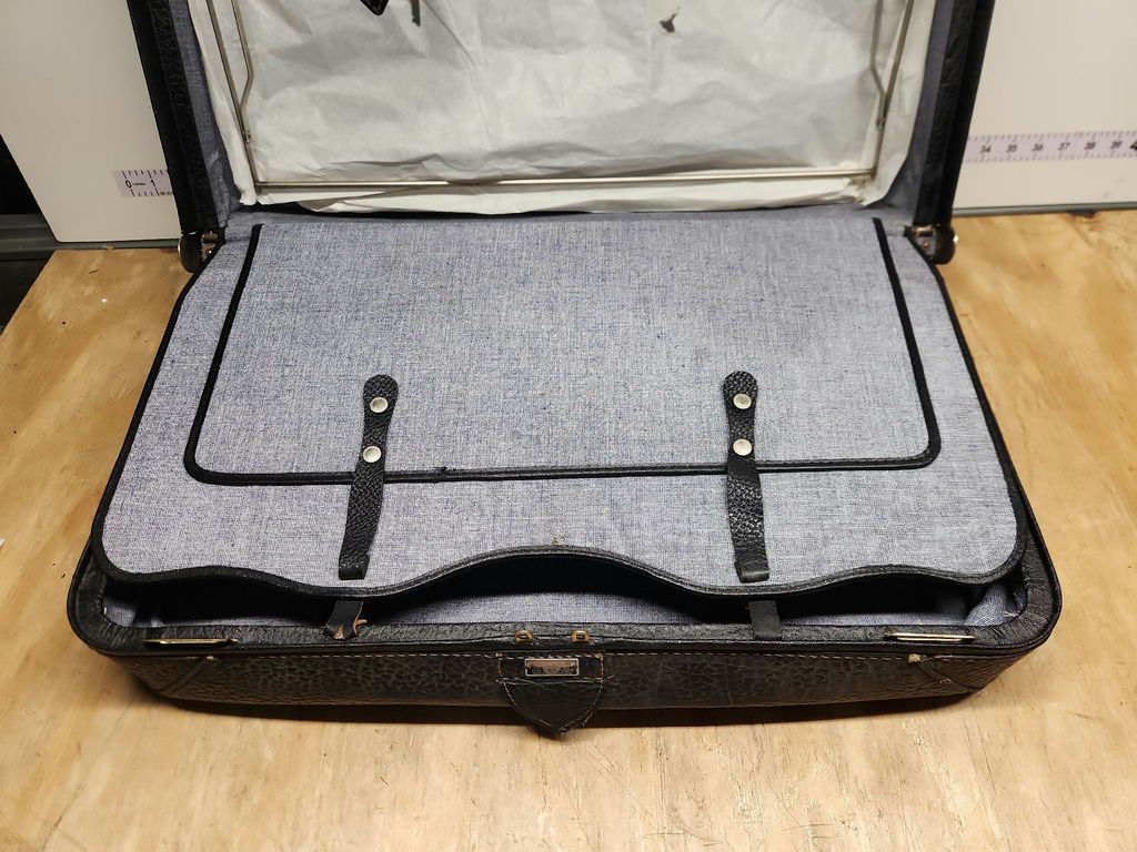 Vintage Christie Baggage Leather Suitcase - image 5 of 12