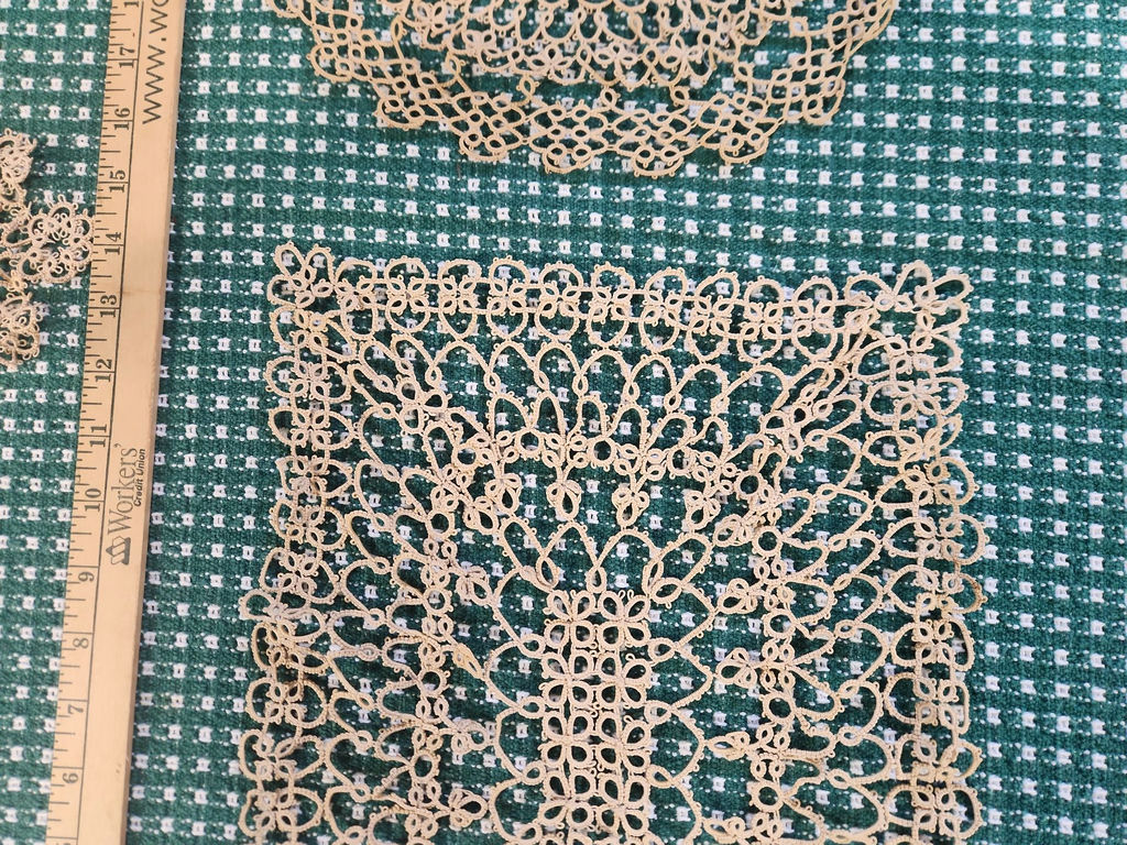 Linens & Doilies Lot - image 13 of 41