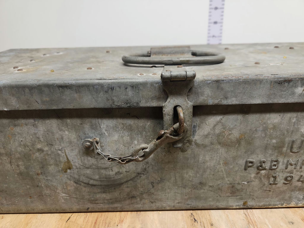 WW2 1943 US P&B Mfg Toolbox - image 9 of 10
