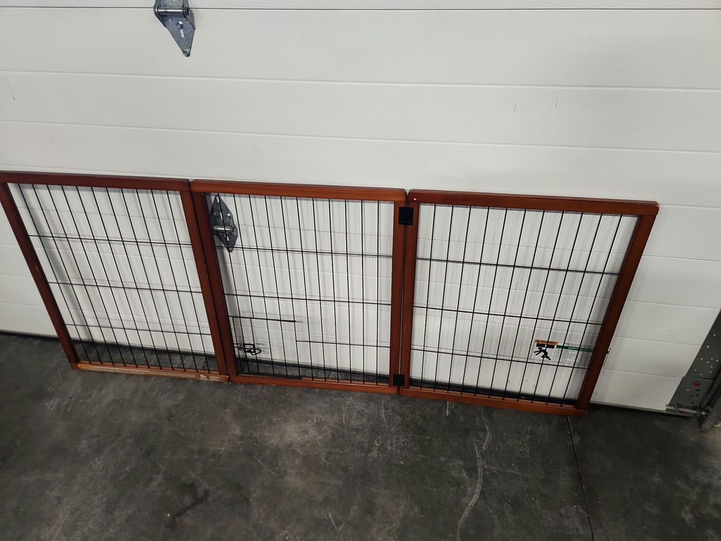 More Dog/Pet Gates - image 8 of 12