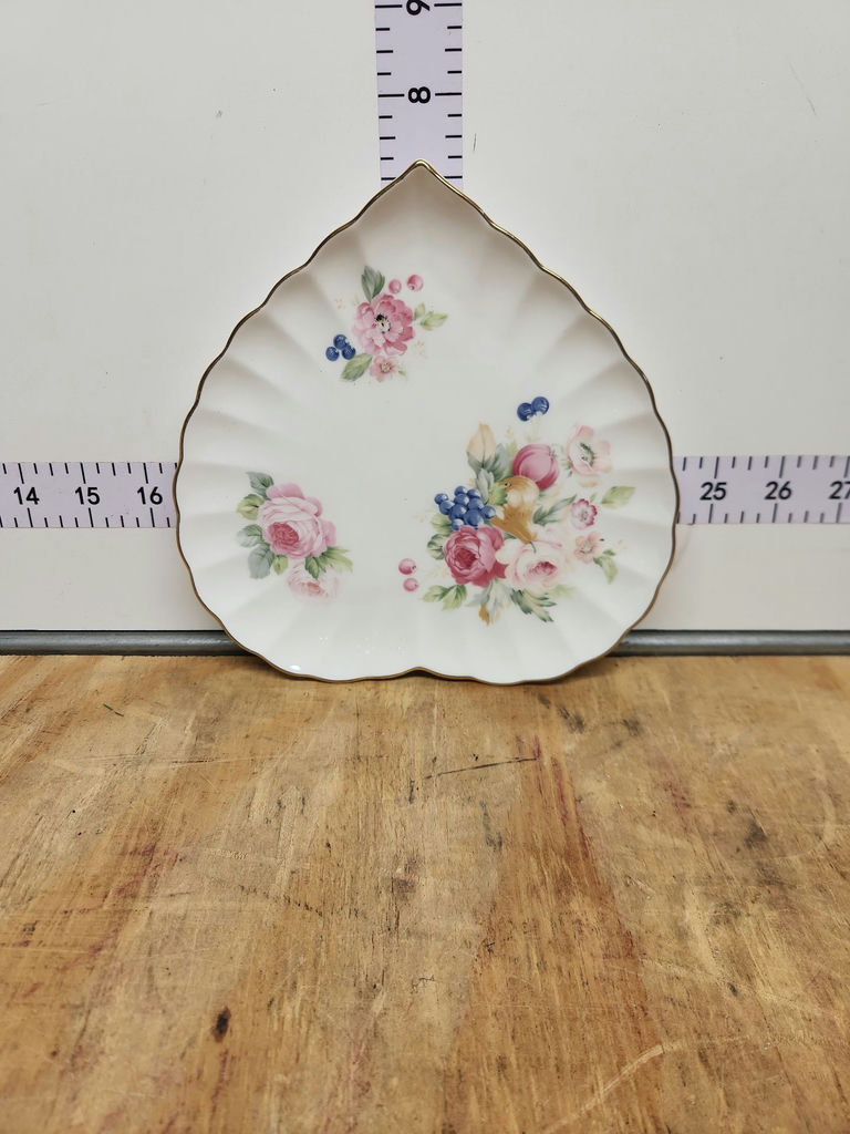 Pottery & China Lot - image 35 of 40