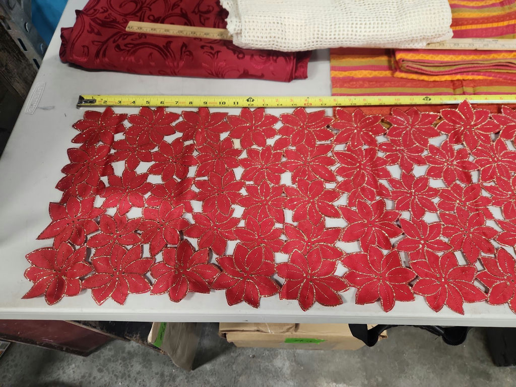 Linens & Doilies Lot - image 23 of 41
