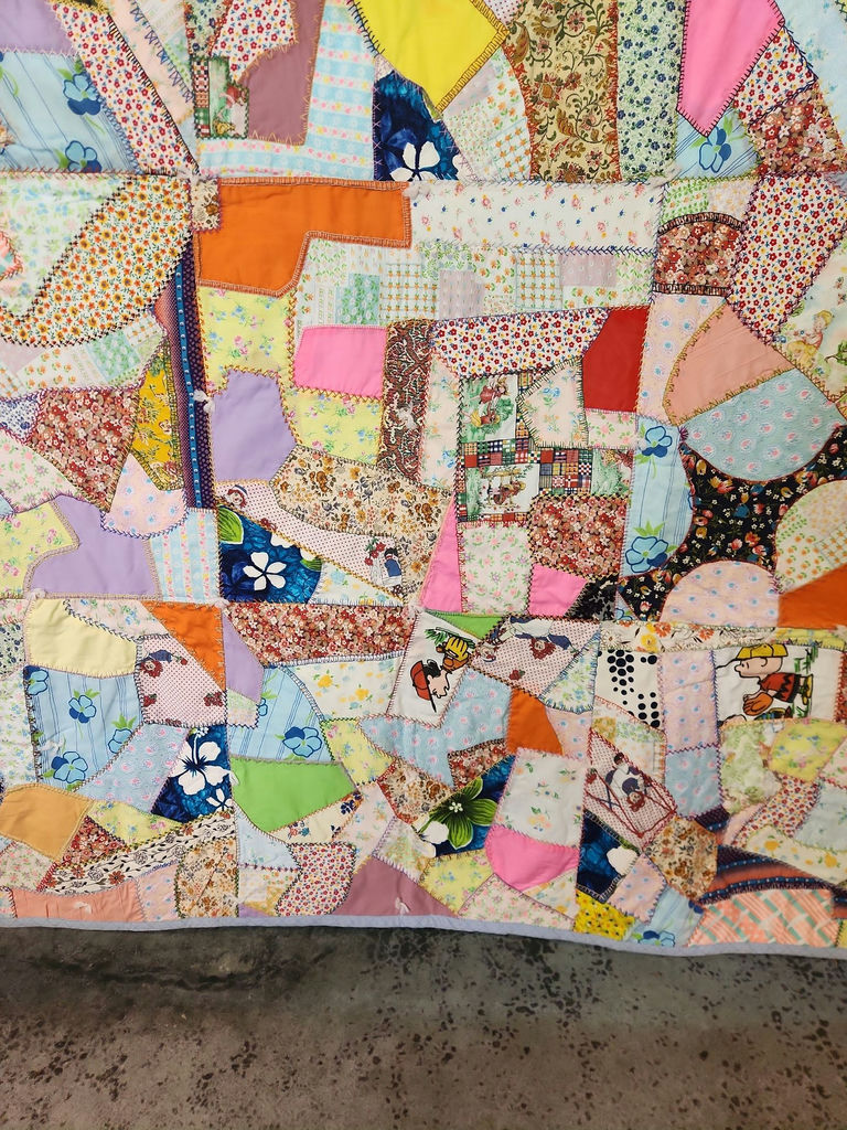 Hand Stitched Quilt - image 7 of 17