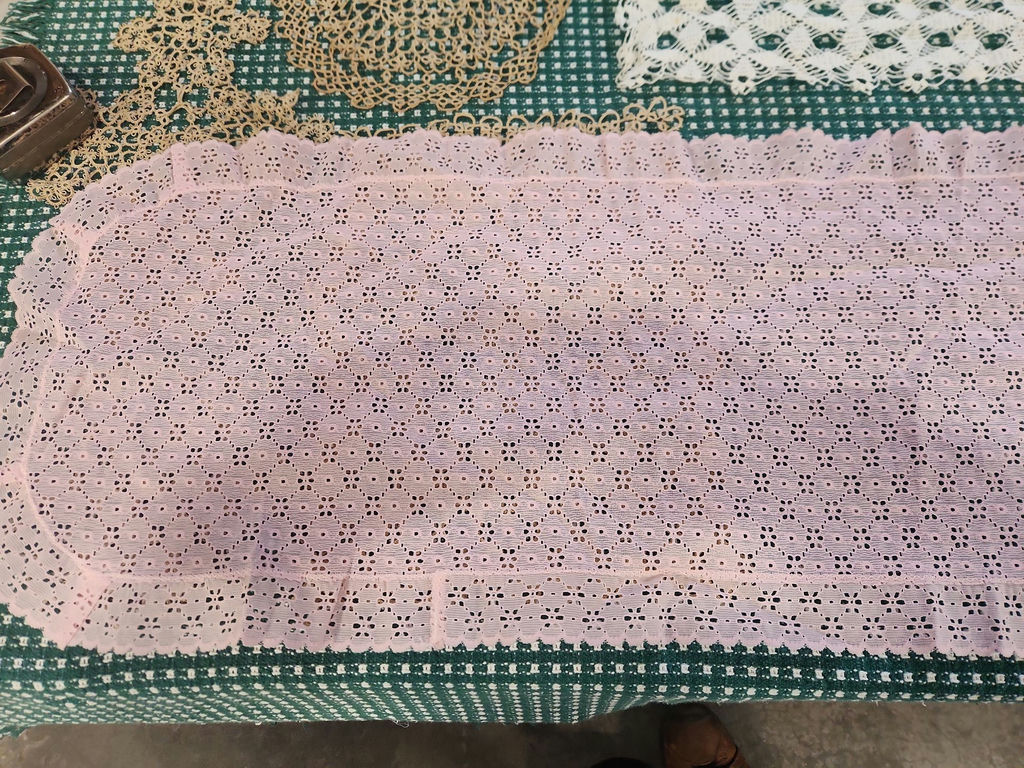 Linens & Doilies Lot - image 7 of 41