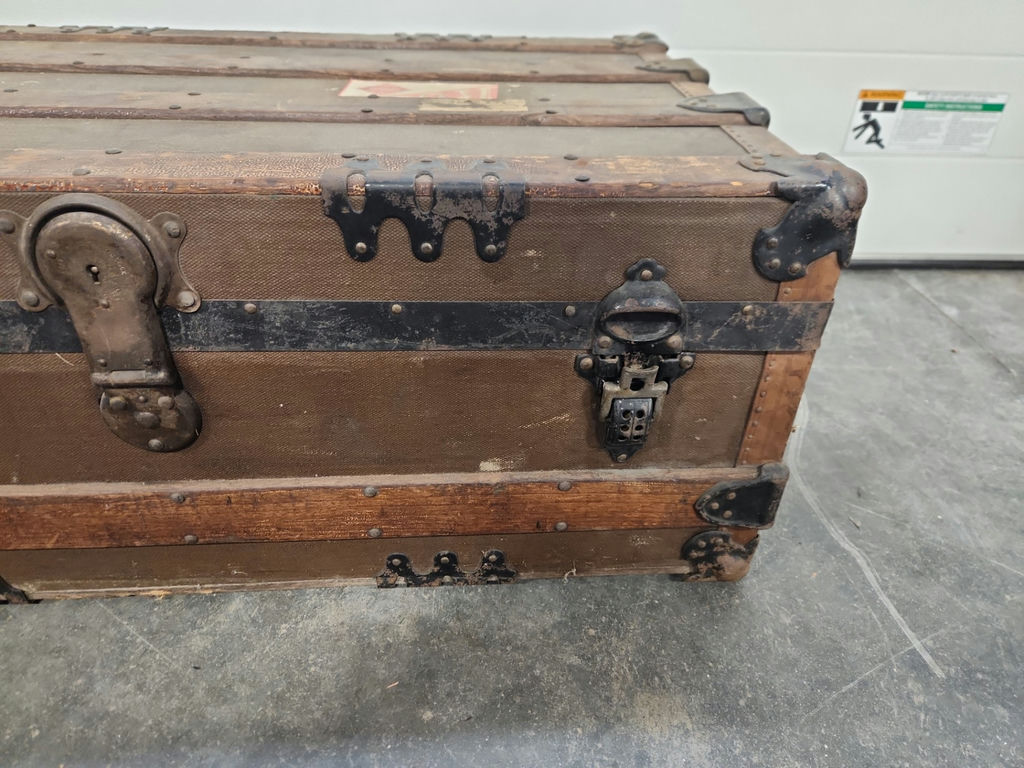 Vintage Barnard Brothers Steamer Trunk - image 4 of 14