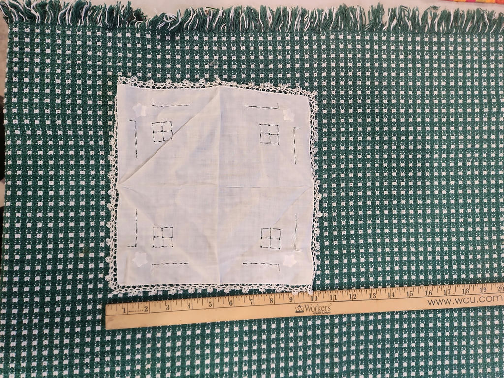Linens & Doilies Lot - image 18 of 41