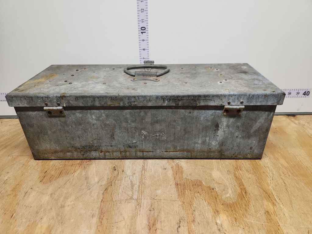 WW2 1943 US P&B Mfg Toolbox - image 5 of 10