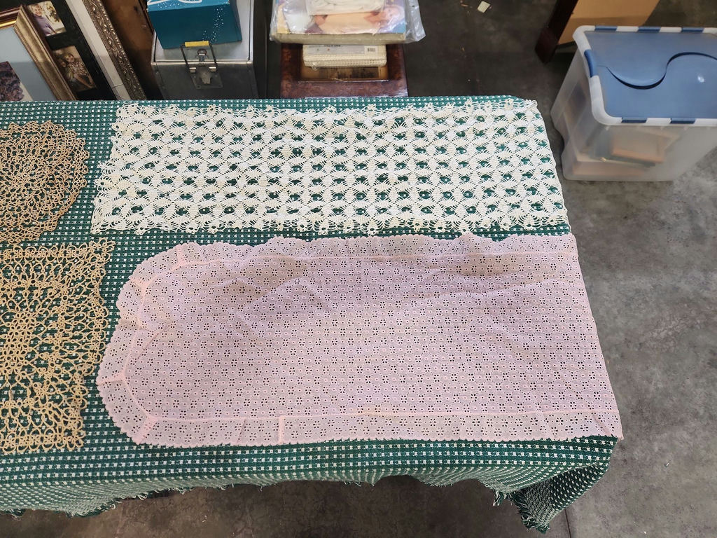 Linens & Doilies Lot - image 4 of 41