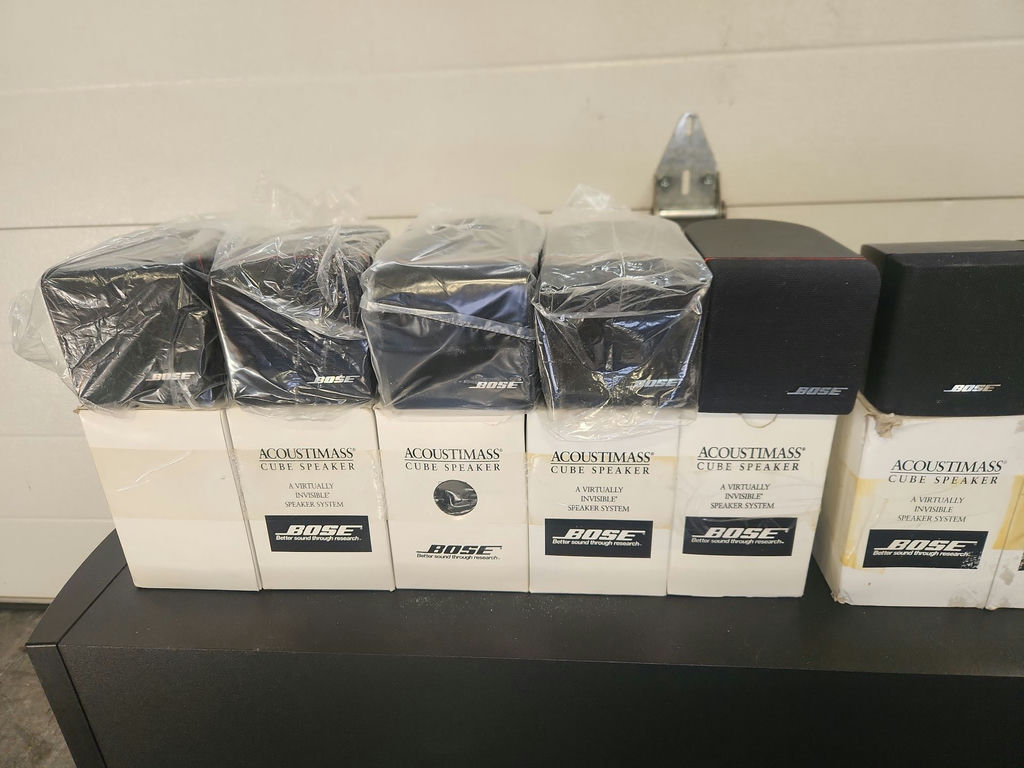 Bose Acoustimass Subwoofer & 7 Bose Acoustimass Cube Speakers - image 5 of 20