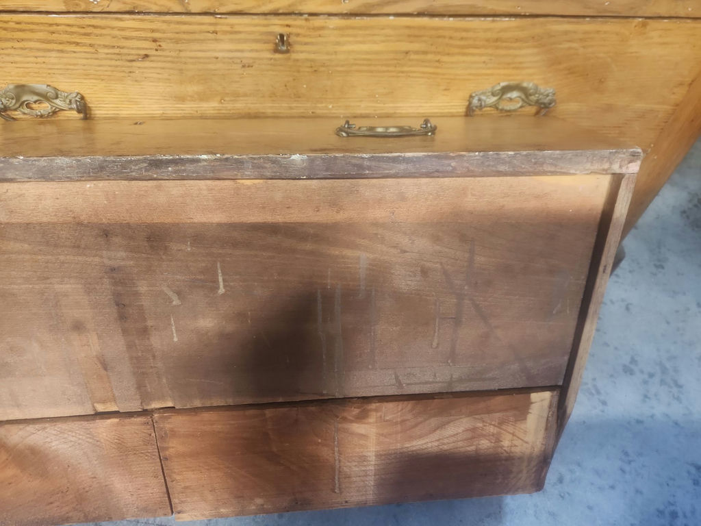 Antique Chest Of Drawers - image 11 of 21