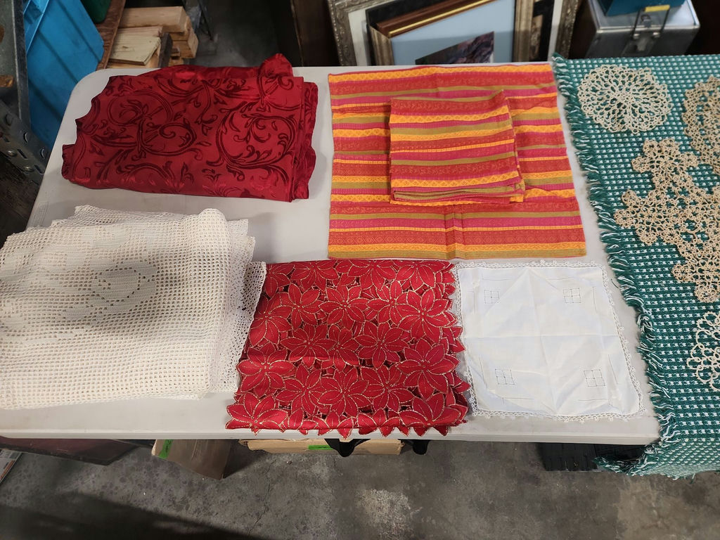 Linens & Doilies Lot - image 3 of 41