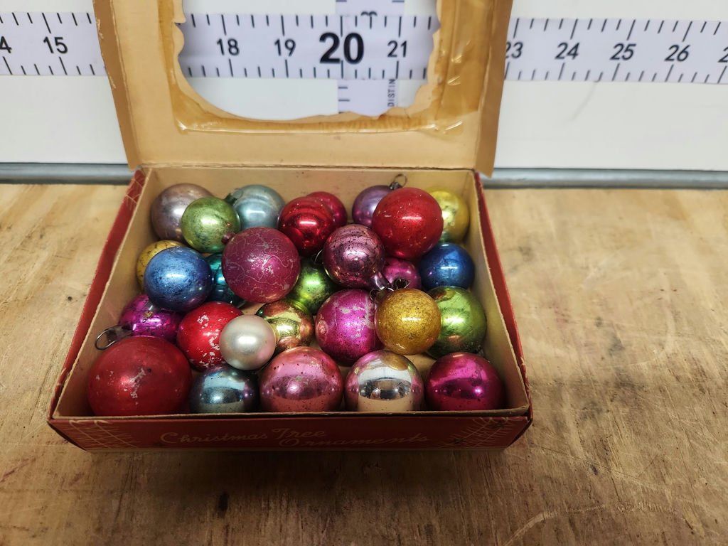 More Vintage Japanese Glass Christmas Ornaments - image 8 of 14