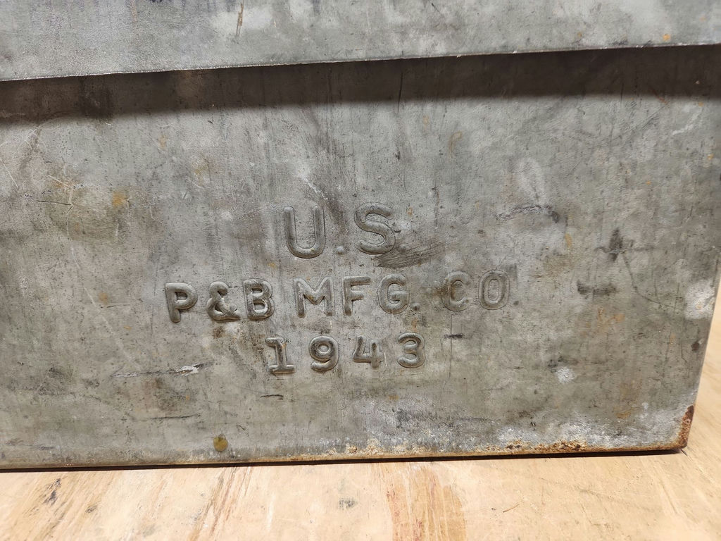 WW2 1943 US P&B Mfg Toolbox - image 8 of 10