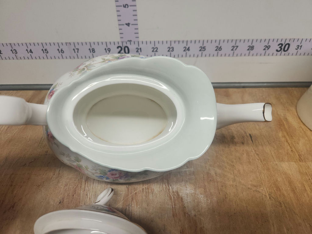 More China Lot - image 4 of 29
