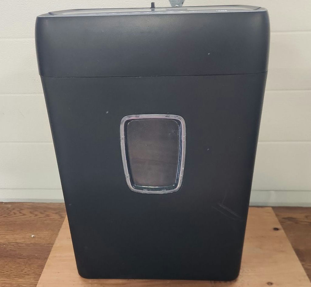 Insignia Paper Shredder - image 1 of 8