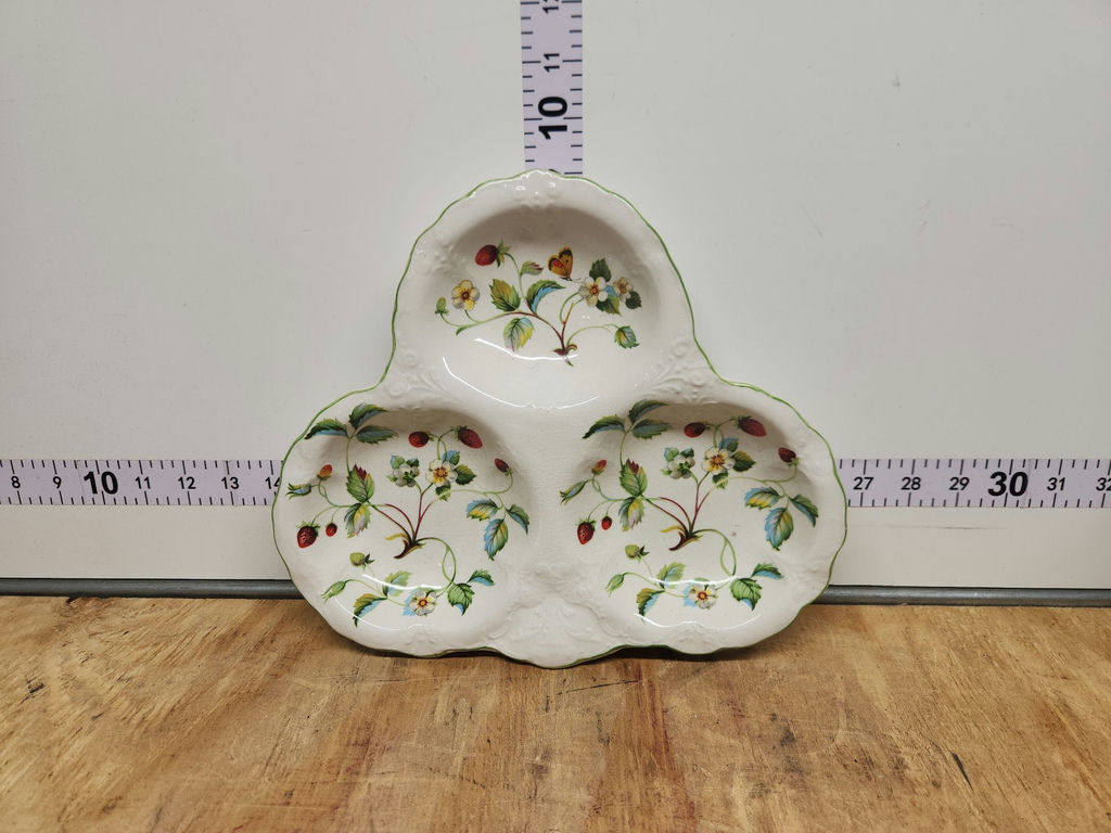 Pottery & China Lot - image 30 of 40