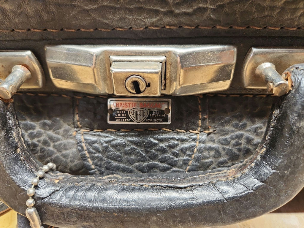 Vintage Christie Baggage Leather Suitcase - image 2 of 12