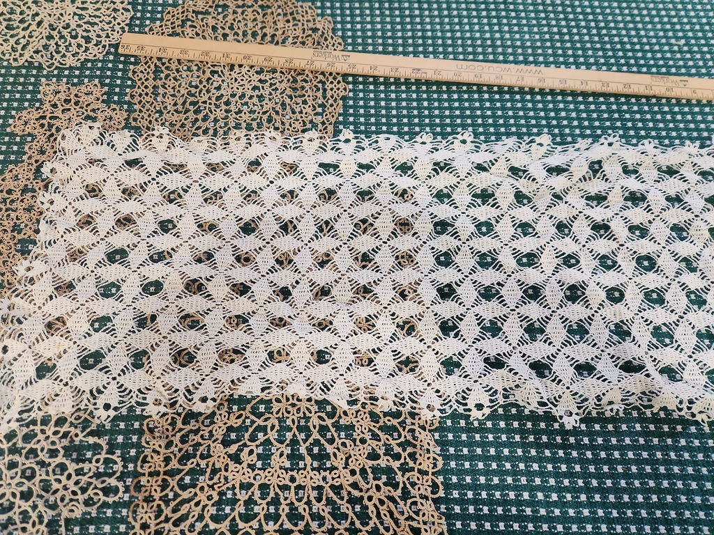 Linens & Doilies Lot - image 9 of 41