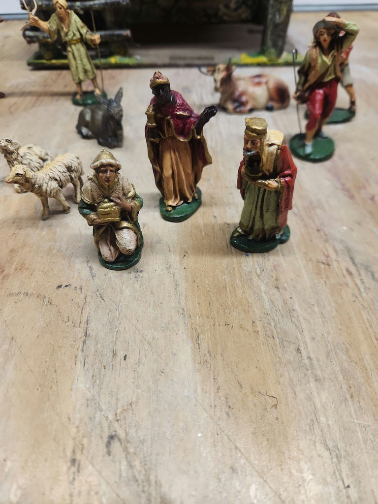 Chialu Italy Nativity - image 4 of 16