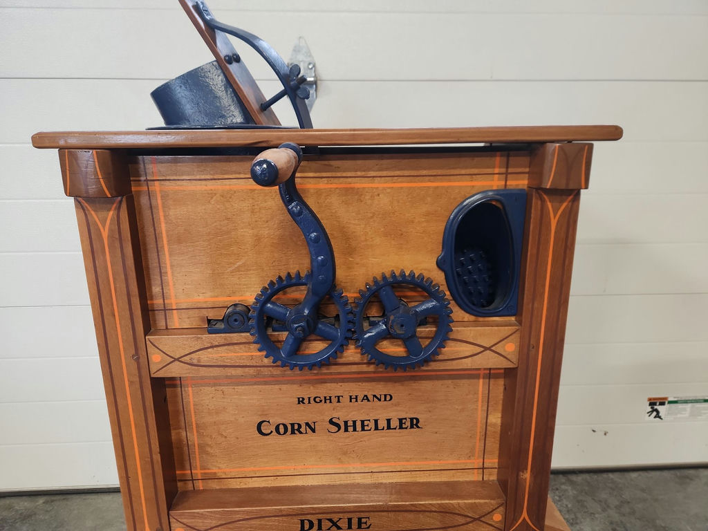 Dixie Right Handed Corn Sheller - image 8 of 17