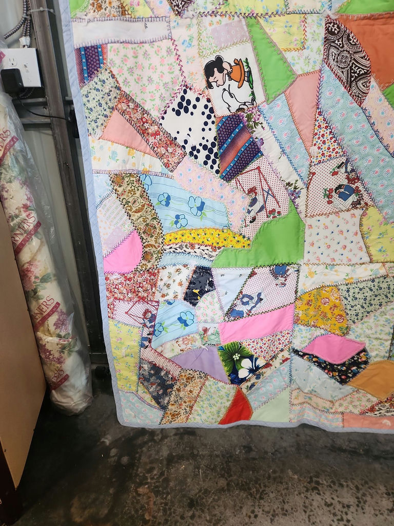 Hand Stitched Quilt - image 11 of 17