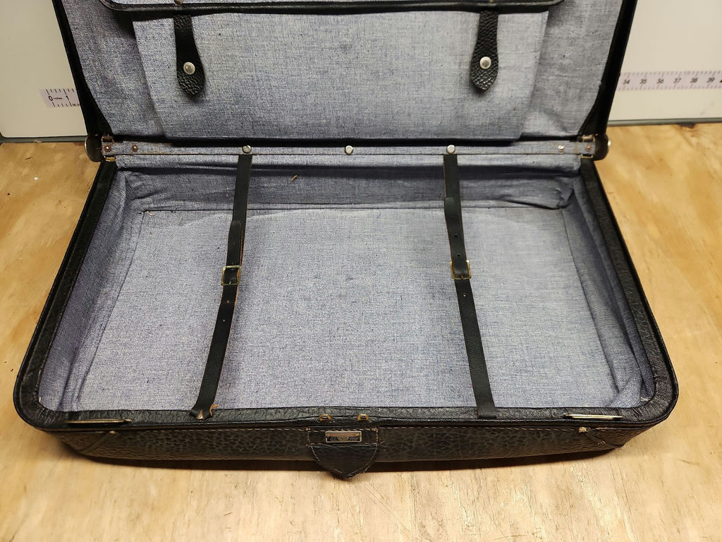 Vintage Christie Baggage Leather Suitcase - image 8 of 12