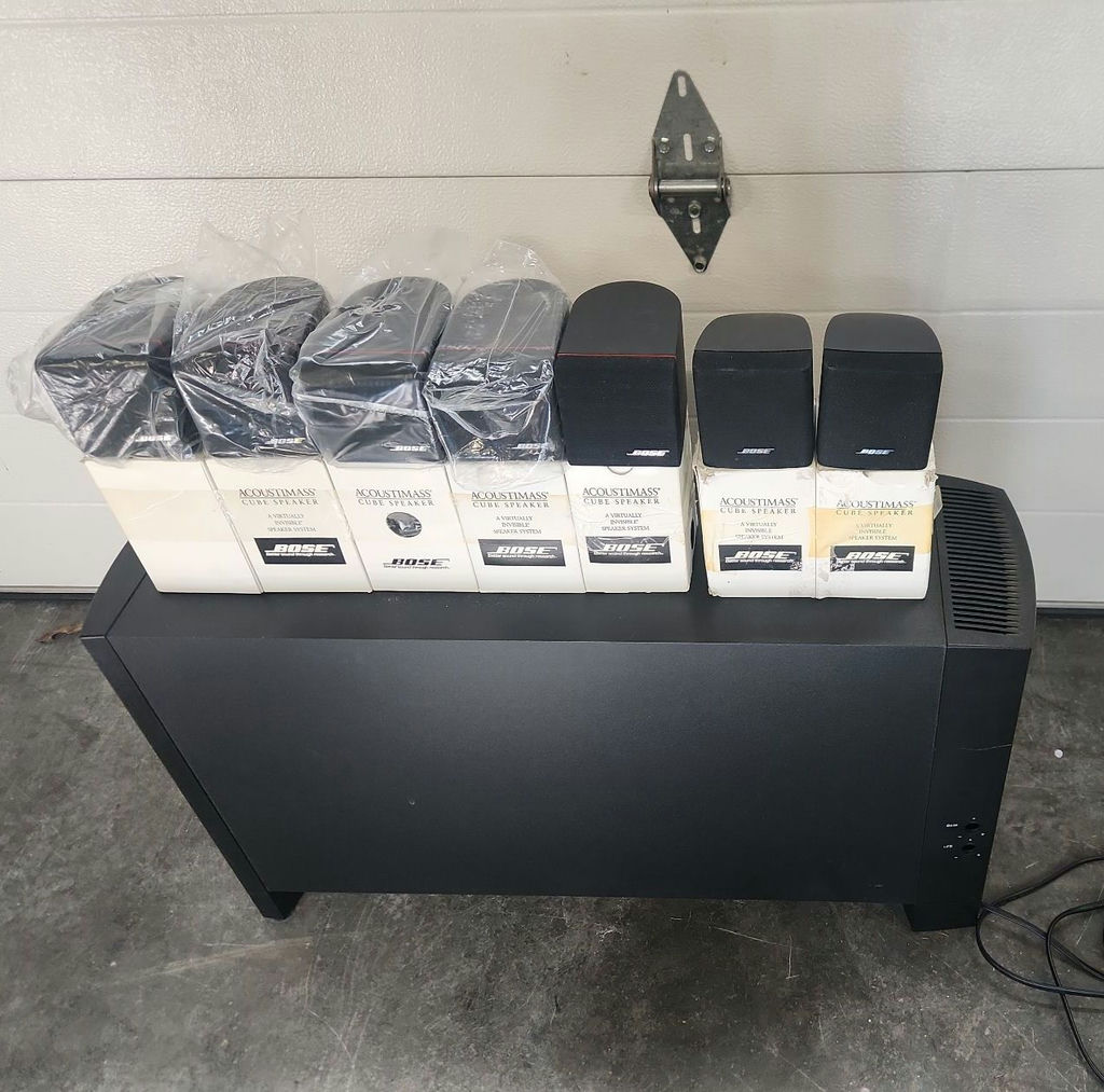 Bose Acoustimass Subwoofer & 7 Bose Acoustimass Cube Speakers - image 1 of 20