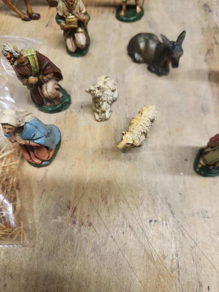 Chialu Italy Nativity - image 3 of 16