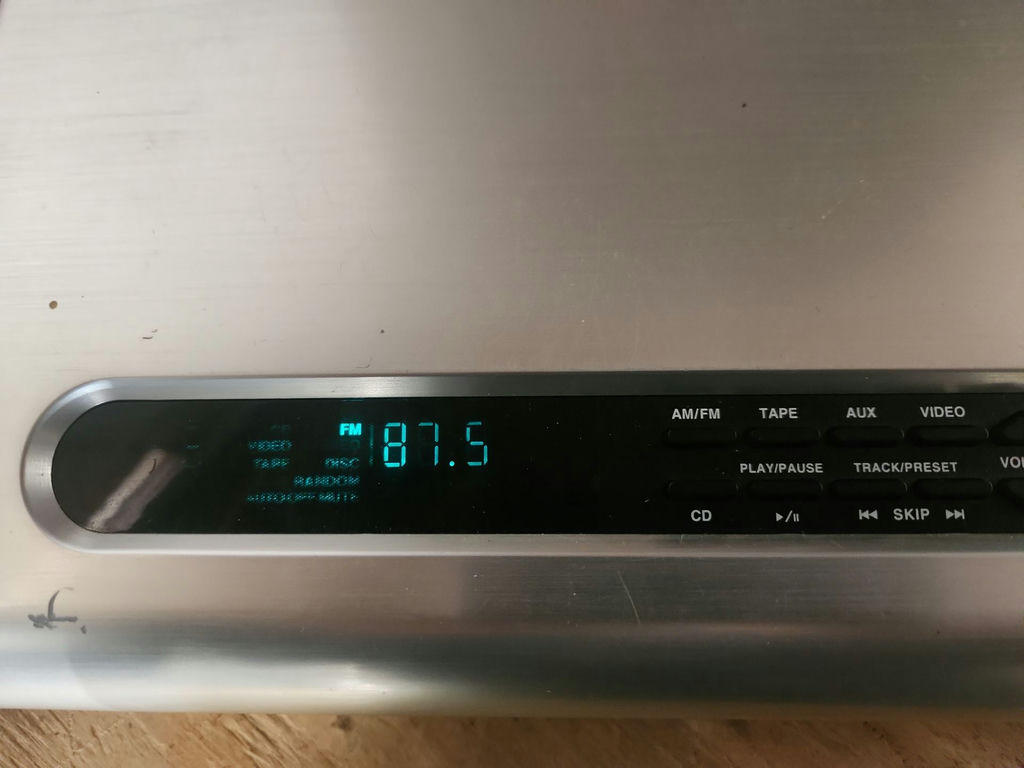 Bose Lifestyle Model 5 Music Center & 4 Bose Acoustimass Speakers - image 4 of 19