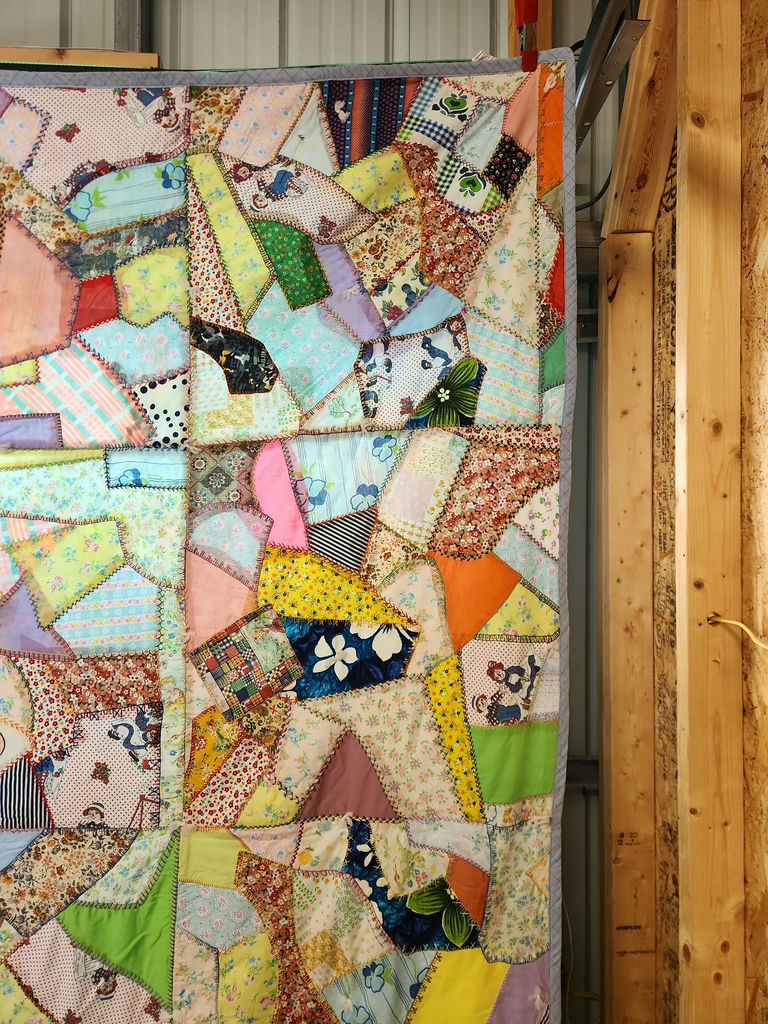 Hand Stitched Quilt - image 2 of 17