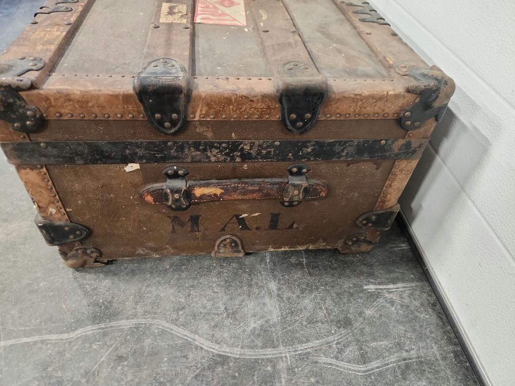 Vintage Barnard Brothers Steamer Trunk - image 5 of 14