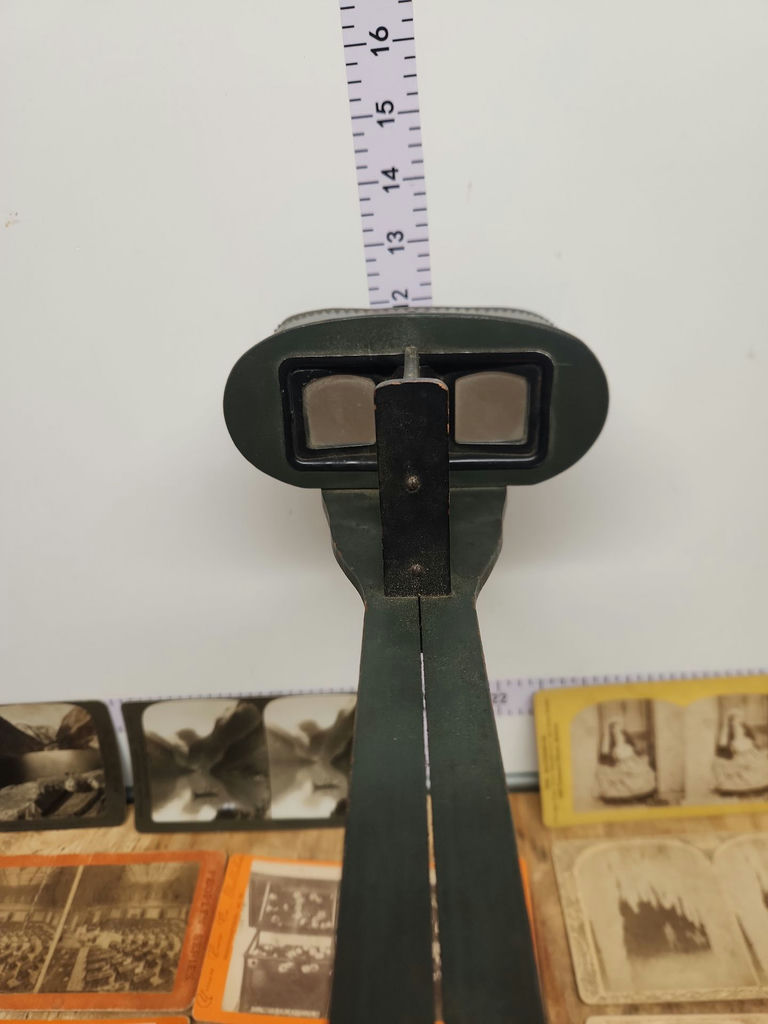 Stereoscopic Viewer & Cards - image 5 of 16