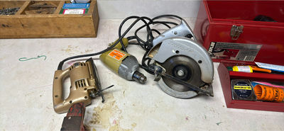 Assorted tools and hardware - Image 1 of 11