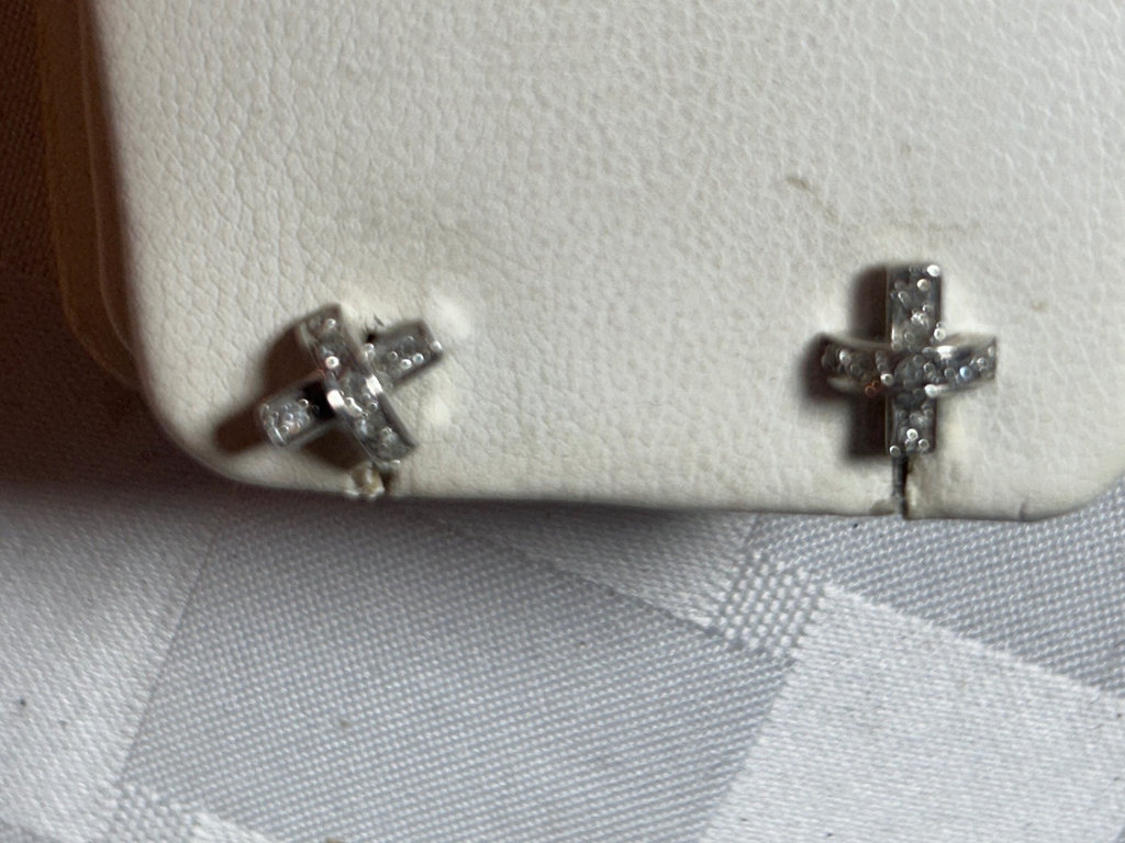 Vintage Ladies Watch, Rose Gold, diamond posts - image 6 of 6