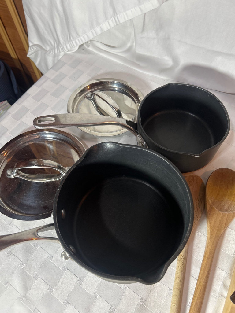 Kitchen Items - image 6 of 8