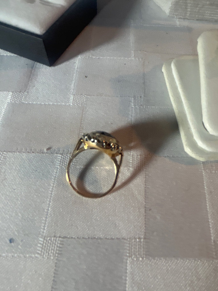Gold ring, Ruby? Center, Ruby drops - image 2 of 5
