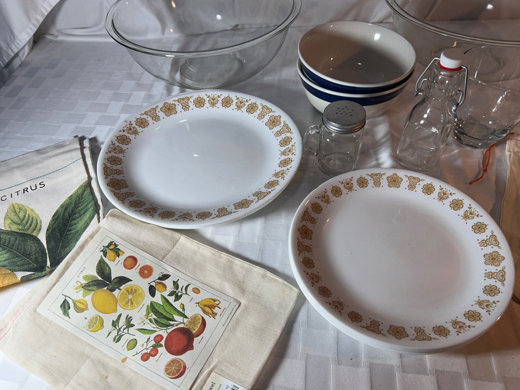 Another Kitchen Lot - image 5 of 6